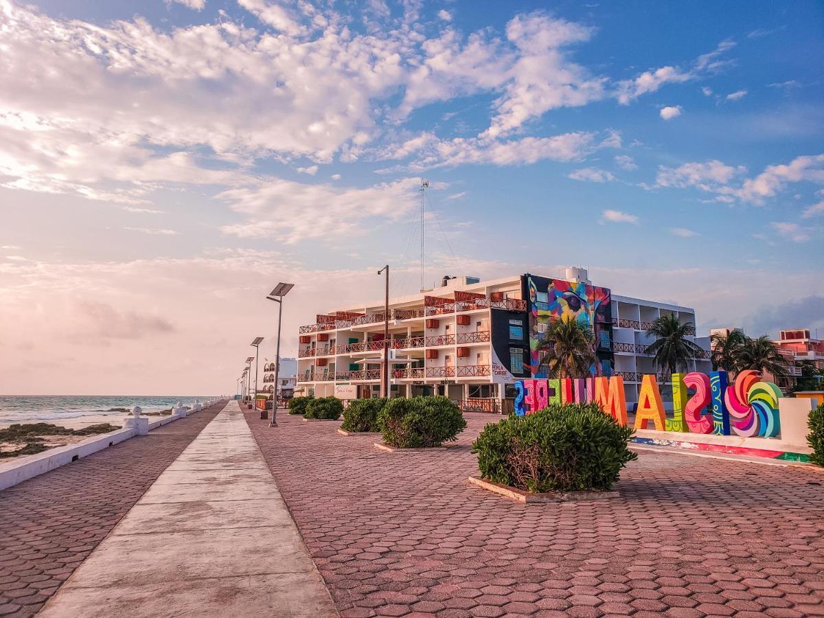 Esduma La Perla Hotel إيسلا موخيريس المظهر الخارجي الصورة